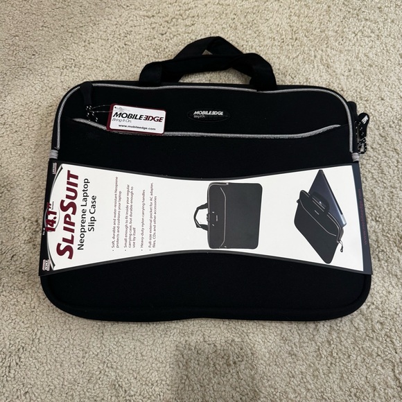 Mobile Edge Other - NWT Mobile Edge Black Neoprene Laptop Sleeve With Handles Fits 14.1" Screens
